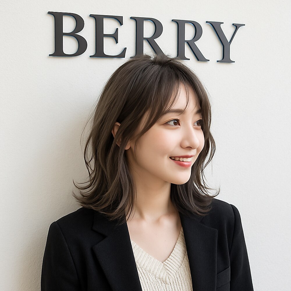 大人可愛いひし形レイヤーミディ外ハネシースルー透明感アッシュ